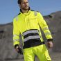 Ardon H5930 Hi-Viz Jack+ | Geel/Zwart | model in situatie